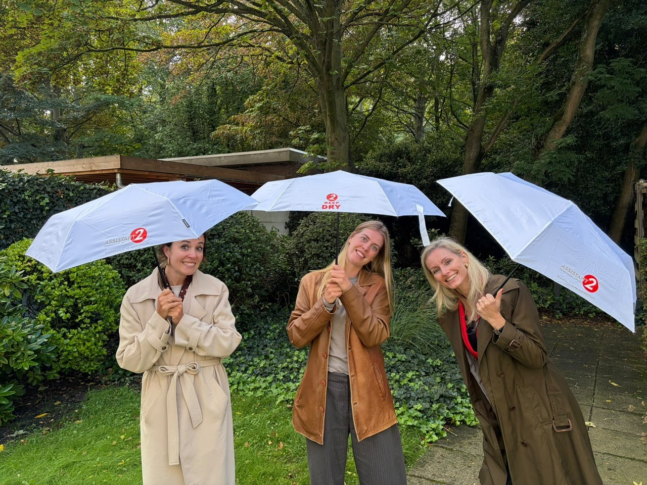 De 2 Keep Dry mini-paraplu van Assistant2 voor Assistants